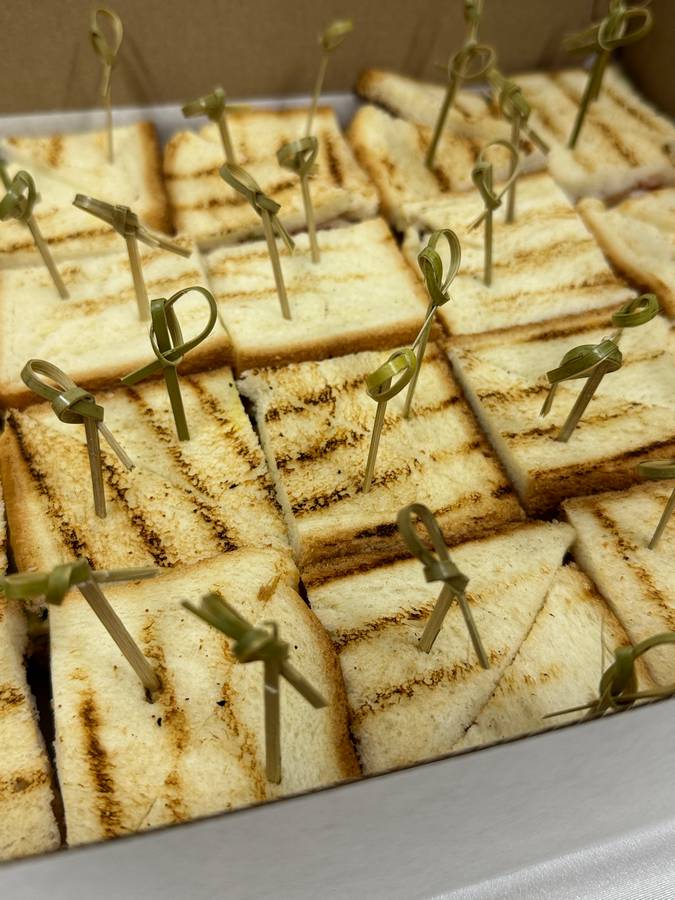 Бокс с ассорти сендвич-канапе (40 шт) — изображение 4